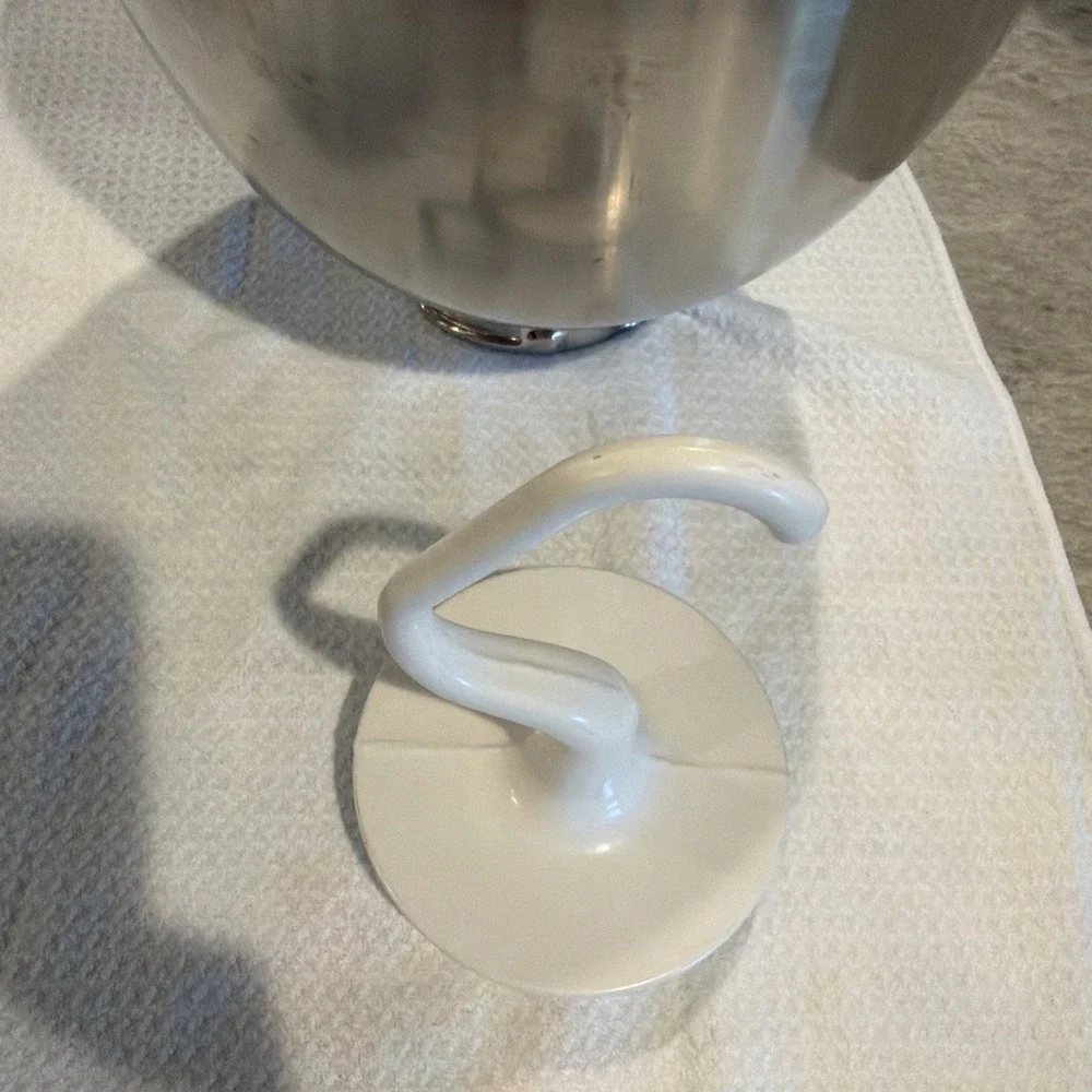 Kitchenaid K45 Stainless Steel Twist Lock Mixing Bowl, No Handle And Dough Hook